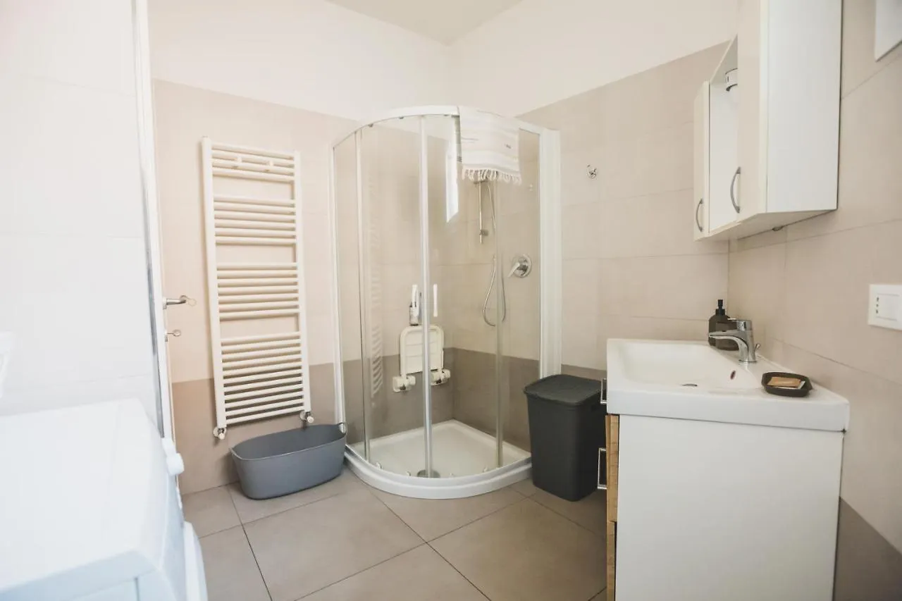 Grey House Pavia Con Box Privato Apartment 0*,