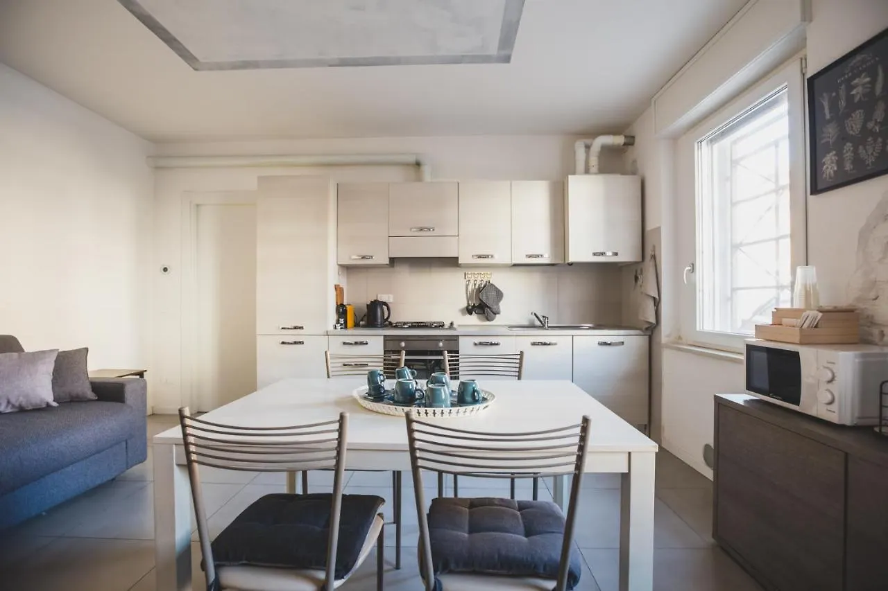 Grey House Pavia Con Box Privato Apartment