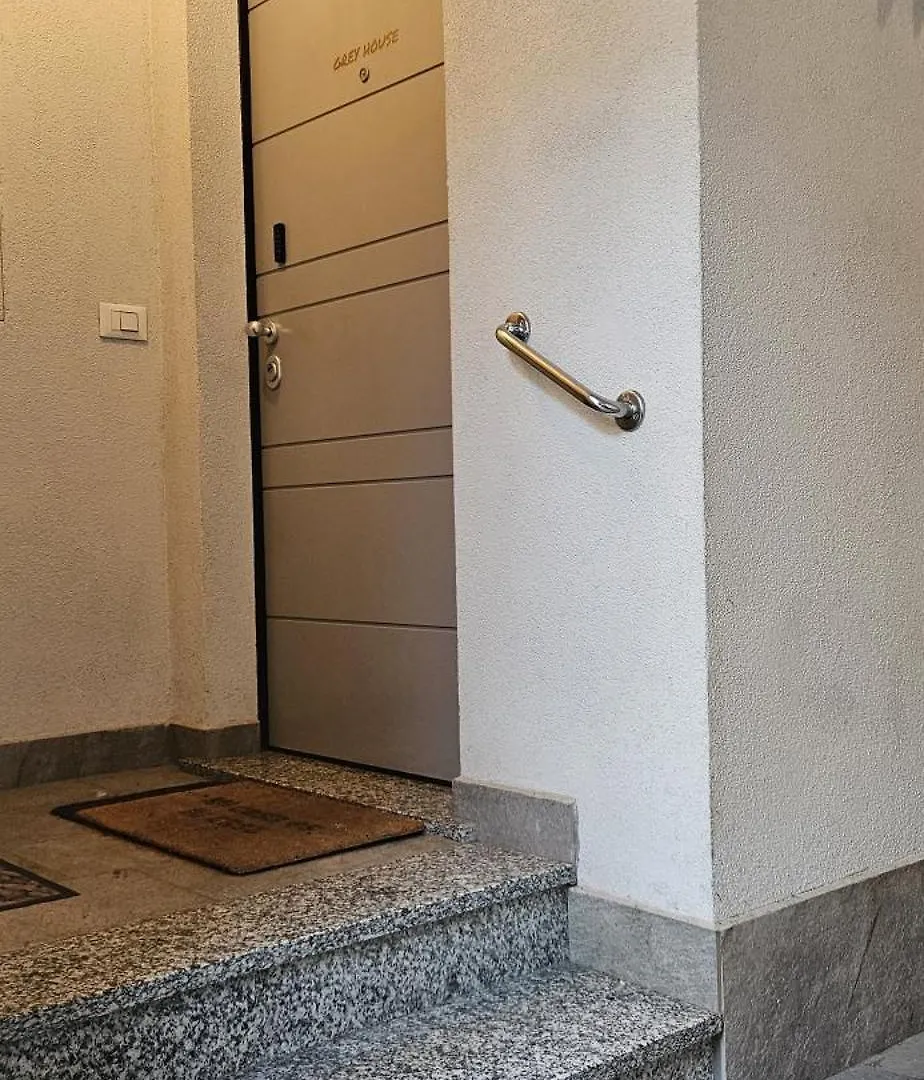 Grey House Pavia Con Box Privato Apartment